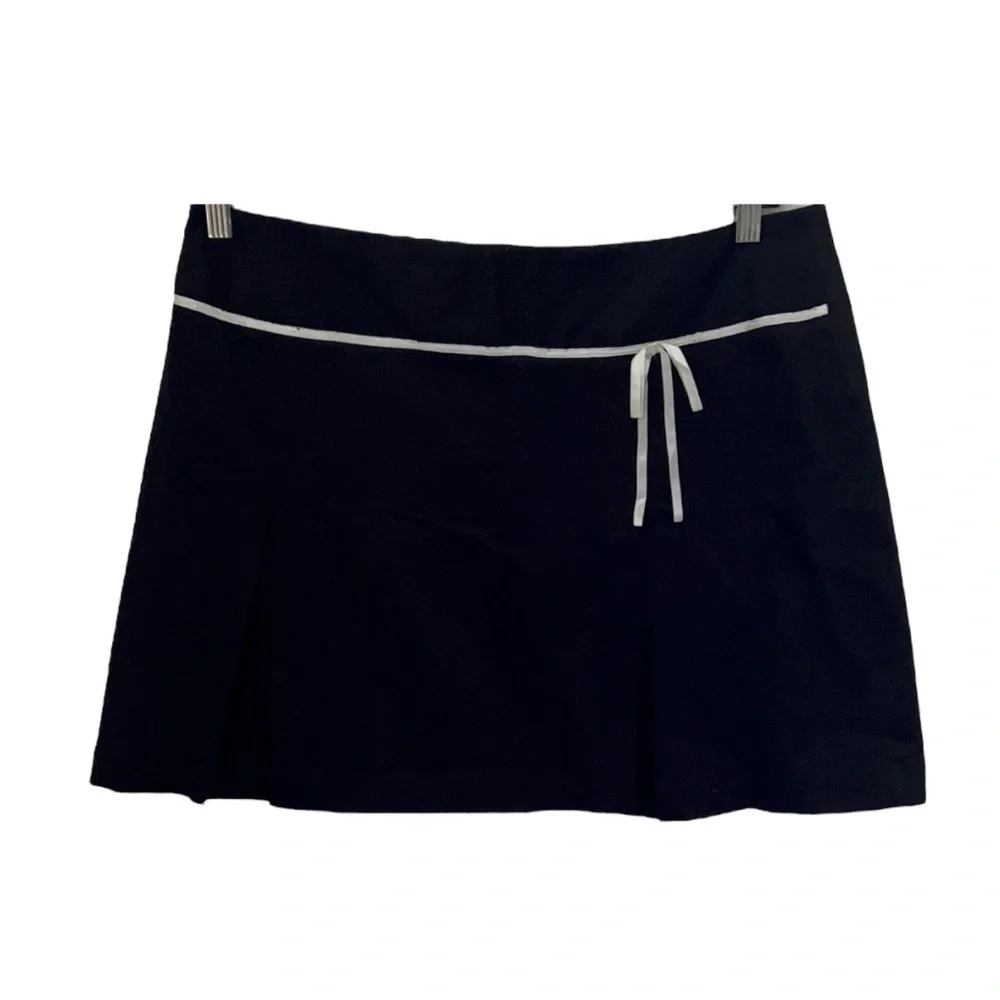 Mid Rise Bow Mini A-Line Skirt